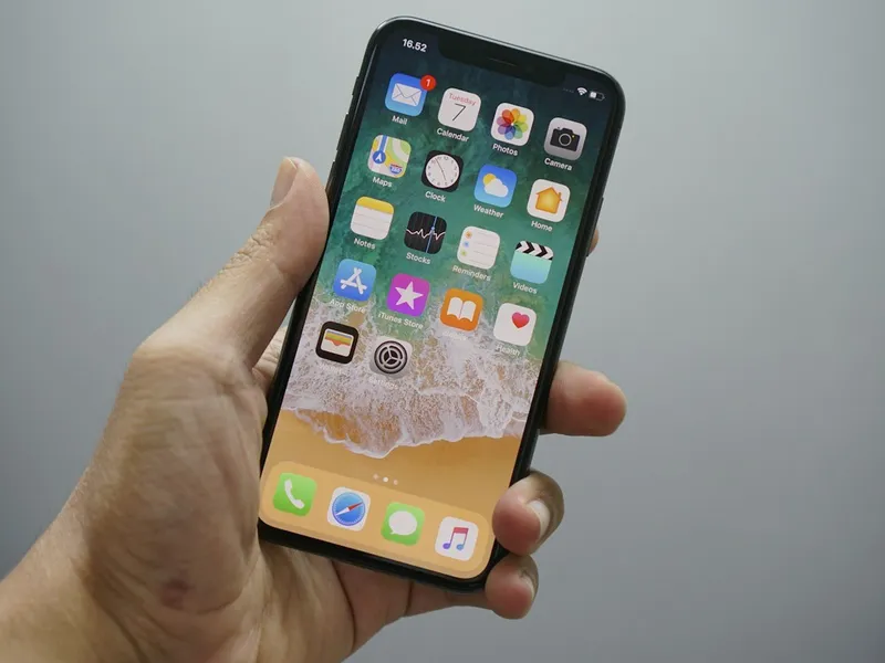 Phone on a commute — why 100GB SIM only deals matter for heavy data users