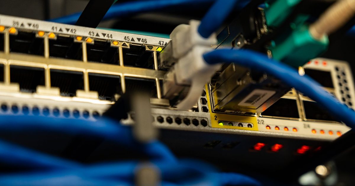 Full fibre vs cable broadband UK October 2026: Openreach FTTP or Virgin cable?
